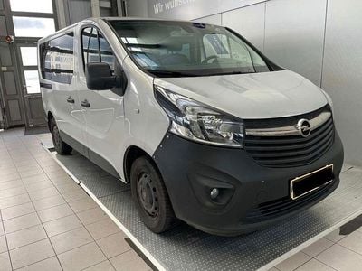 Second-hand Opel Vivaro 120 CP (88 kW) 2015 Argintiu Monovolum