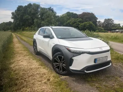 Gebraucht Toyota bZ4X 150 kW (204 PS) 2023 Weiß SUV