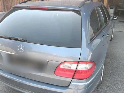Mercedes E240