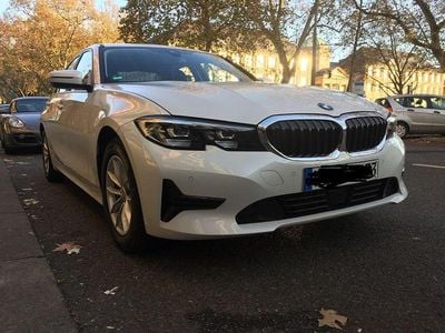 Gebraucht BMW 320 190 PS (139 kW) 2019 Weiß Limousine