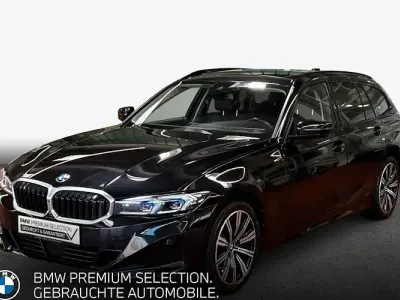 Gebraucht BMW 320 Sport Line 190 PS (139 kW) 2023 Saphirschwarz metallic Kombi