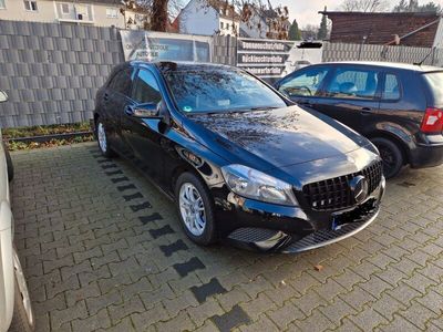 gebraucht Mercedes A180 - Top Zustand, Kosmosschwarz HU 07/25