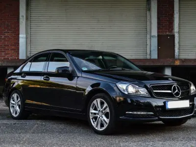 Gebraucht Mercedes C200 184 PS (135 kW) 2013 Schwarz Limousine