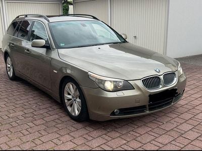 Gebraucht BMW 525 217 PS (159 kW) 2005 Grau Kombi