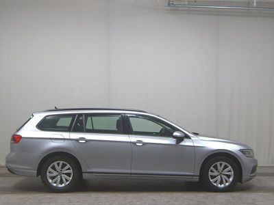 Usata VW Passat 150 CV (110 kW) 2022 Argento Station wagon