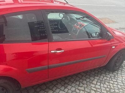 Gebraucht Ford Fiesta 75 PS (55 kW) 2005 Rot Kleinwagen