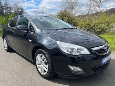 gebraucht Opel Astra 1,4-Limo Design Edition-nur 64000 km