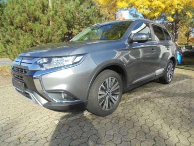 Gebraucht Mitsubishi Outlander Active 150 PS (110 kW) 2019 Platinumgrau SUV