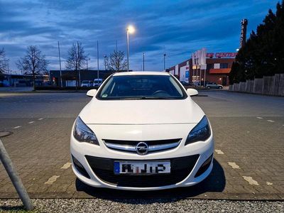 Usata Opel Astra Edition 110 CV (80 kW) 2012 Bianco Utilitaria