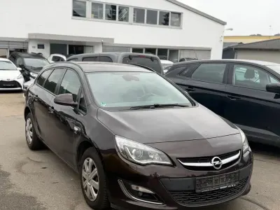 Gebraucht Opel Astra Active 110 PS (80 kW) 2013 Braun Kombi