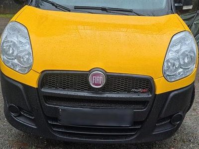 Gebraucht Fiat Doblò 105 PS (77 kW) 2013 Gelb Van / Kleinbus