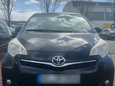 Gebraucht Toyota Verso-S 66 PS (48 kW) 2012 Schwarz Van / Kleinbus