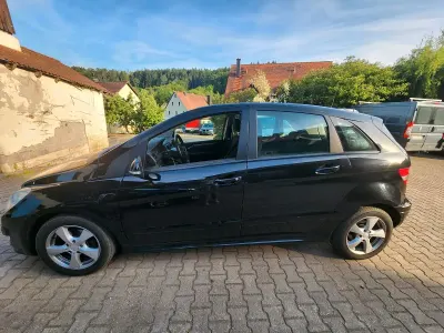 Gebraucht Mercedes B180 108 PS (79 kW) 2008 Schwarz Van / Kleinbus