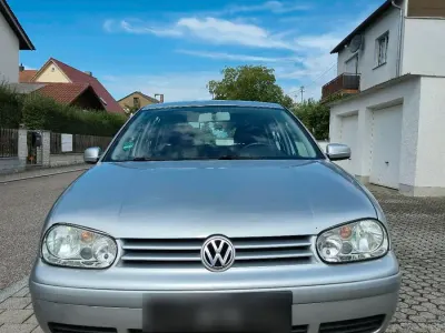 Gebraucht VW Golf IV 105 PS (77 kW) 2002 Silber Kleinwagen
