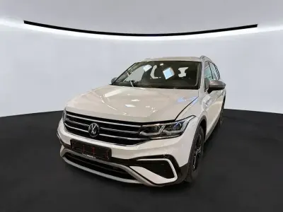 Gebraucht VW Tiguan Allspace Elegance 200 PS (147 kW) 2023 Pure white SUV