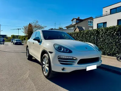 Używany Porsche Cayenne 300 KM (220 kW) 2012 Biały SUV