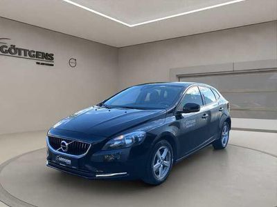 Gebraucht Volvo V40 Kinetic 122 PS (89 kW) 2018 Onyx black metallic (schwarz) Kombi