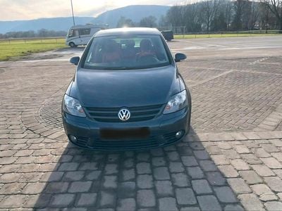Usata VW Golf V 102 CV (75 kW) 2007 Verde