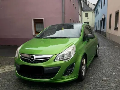 Gebraucht Opel Corsa 100 PS (73 kW) 2010 Grün Kleinwagen