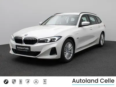 Gebraucht BMW 320e Sport Line 204 PS (150 kW) 2022 Mineralweiss metallica96schwarz Limousine