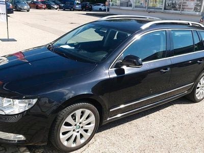 Second-hand Skoda Superb Elegance 140 CP (102 kW) 2011 Negru Break