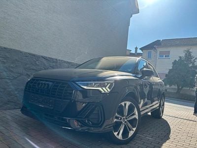 Second-hand Audi Q3 S-Line 190 CP (139 kW) 2019 Negru SUV