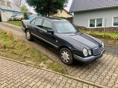 Mercedes E320