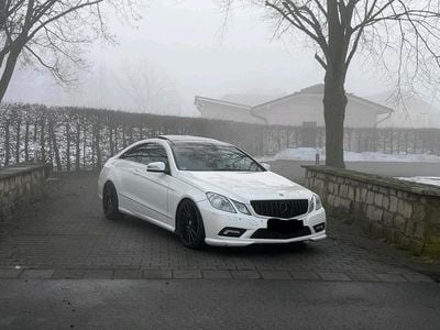 Gebraucht Mercedes E350 AMG 231 PS (169 kW) 2010 Weiß Coupé