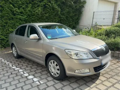 Gebraucht Skoda Octavia Ambiente 122 PS (89 kW) 2009 Grau Limousine
