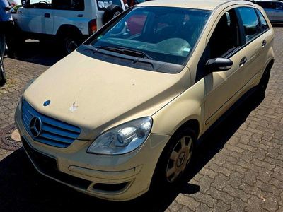 Mercedes B180