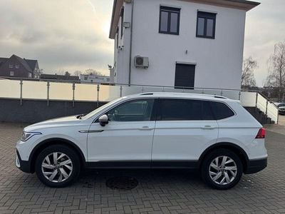 Gebraucht VW Tiguan Allspace Life 150 PS (110 kW) 2023 Weiß SUV
