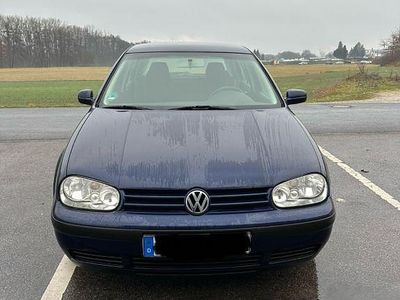 Blau Gebraucht 2002 VW Golf Edition Limousine | 850 € (Fairer Preis)