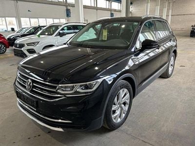 Gebraucht VW Tiguan Elegance 150 PS (110 kW) 2021 Deep black perleffek (metallic) SUV