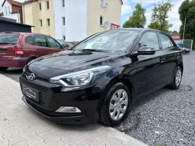 Gebraucht Hyundai i20 Classic 84 PS (61 kW) 2017 Schwarz Limousine