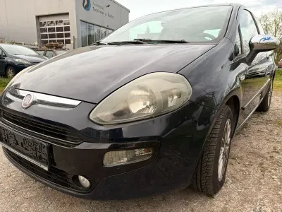 Begagnad Fiat Grande Punto 71 HK (52 kW) 2011 Blå Halvkombi