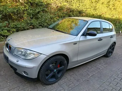 Gebraucht BMW 118 129 PS (94 kW) 2006 Silber Kleinwagen