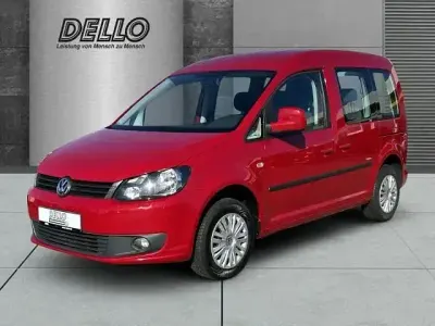 Gebraucht VW Caddy Team 105 PS (77 kW) 2015 Rot Van / Kleinbus