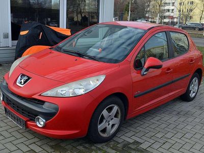 Gebraucht Peugeot 207 Urban Move 73 PS (53 kW) 2009 Farbe rot aden Kleinwagen