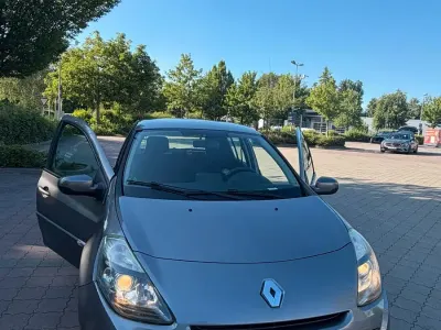 Gebraucht Renault Clio III 75 PS (55 kW) 2009 Grau Kleinwagen