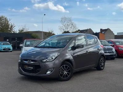 Gebraucht Hyundai ix20 Comfort 125 PS (91 kW) 2012 Braun Kleinwagen