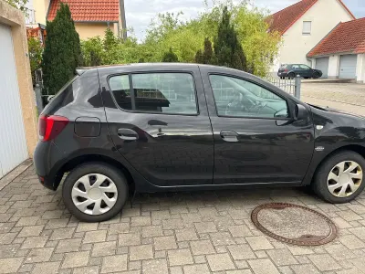 Gebraucht Dacia Sandero 73 PS (53 kW) 2017 Schwarz Kleinwagen