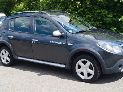 Gebraucht Dacia Sandero Stepway 87 PS (63 kW) 2010 Grau Limousine