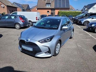 Usata Toyota Yaris Hybrid Comfort 116 CV (85 kW) 2022 Argento Berlina