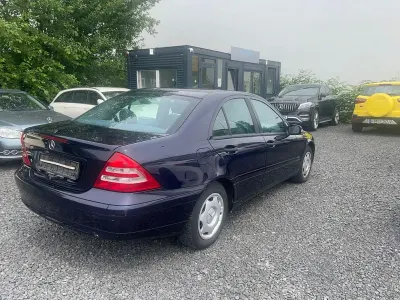 Gebraucht Mercedes C180 Classic 129 PS (94 kW) 2002 Blau Limousine