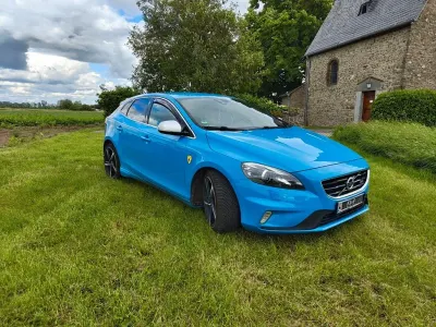 Gebraucht Volvo V40 R-Design 200 PS (147 kW) 2014 Blau Limousine