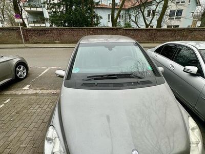 Mercedes B200