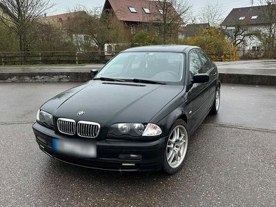 Second-hand BMW 318 M Sport 118 CP (86 kW) 2001 Negru Berlinǎ