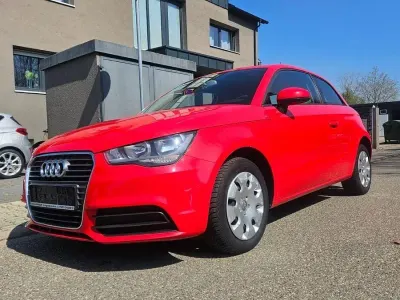 Gebraucht Audi A1 Attraction 86 PS (63 kW) 2011 Rot Kleinwagen