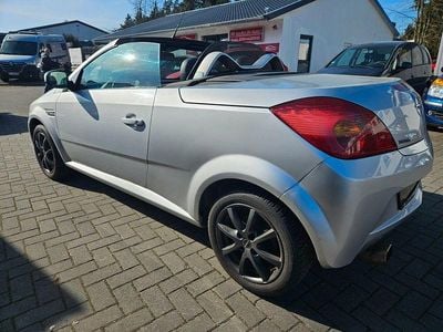 Second-hand Opel Tigra Sport 125 CP (91 kW) 2005 Argintiu Cabrio
