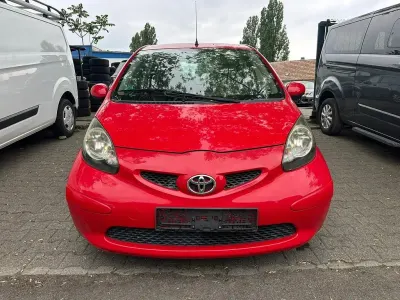 Używany Toyota Aygo Cool 68 KM (50 kW) 2006 Czerwony Hatchback